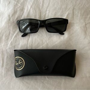 Black Ray-Ban Sunglasses